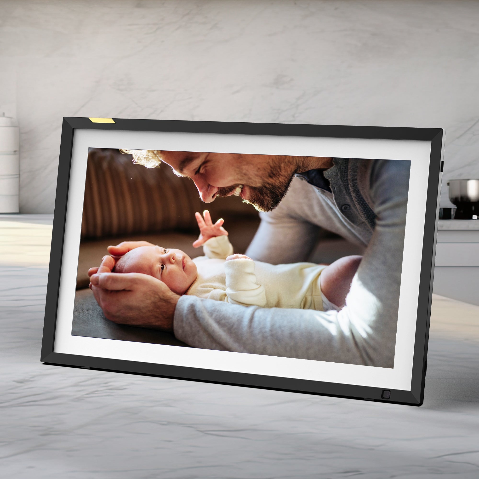 15.6-inch HD Widescreen Touch Screen Wi-Fi Digital Frame - Nixplay